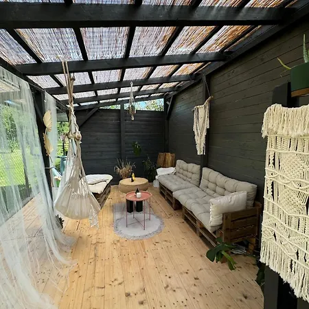 Tiny House V Balijskem Stylu V Srdci Slovacka