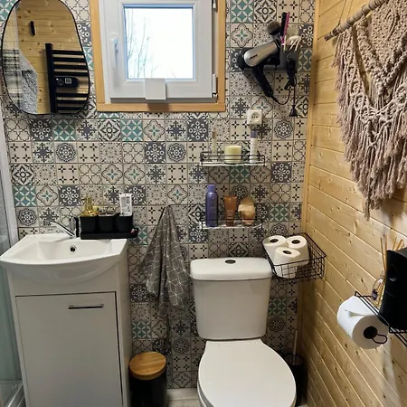 Tiny House V Balijskem Stylu V Srdci Slovacka בית נופש