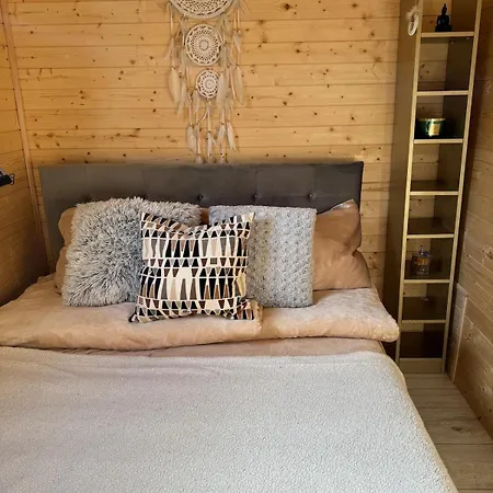 Tiny House V Balijskem Stylu V Srdci Slovacka בית נופש Uhersky Ostroh