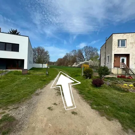 Tiny House V Balijském Stylu V Srdci Slovácka Сasa de vacaciones